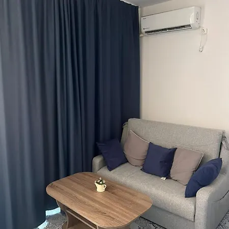 Saturn Sunrise P Apartmán *